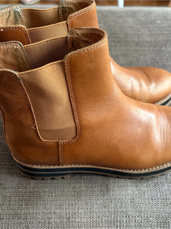 Madewell Shoes - Women’s Madewell Chelsea Boots - Tan Leather